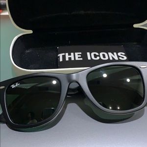 Ray-Ban Classic Wayfarer Black - Asian Fit 2140F